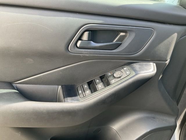 Used 2024 Nissan Rogue S AWD/4WD image 19