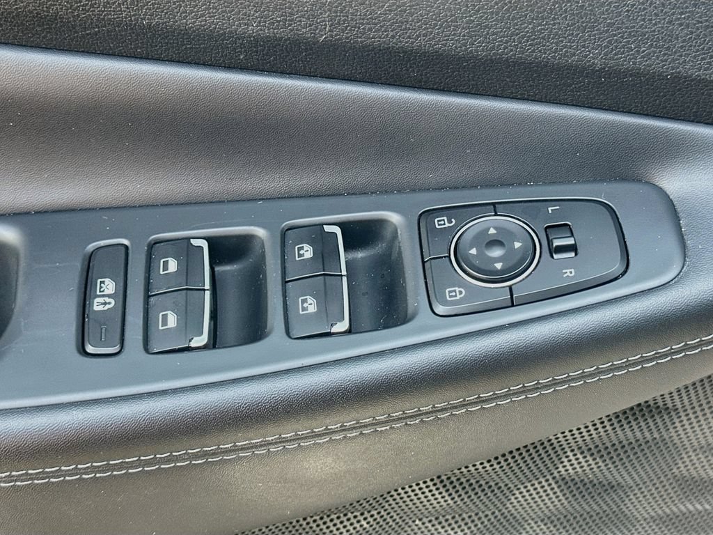 Used 2022 Hyundai Santa Fe SEL w/ Convenience + Premium Package FWD image 18