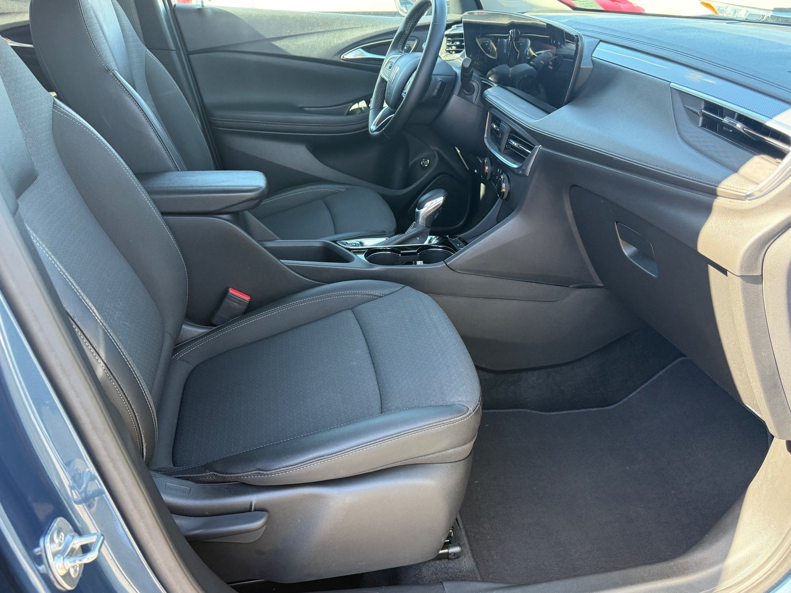 Used 2024 Buick Encore GX Preferred FWD image 30