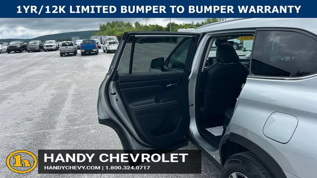 Used 2021 Toyota Highlander XLE AWD/4WD image 30