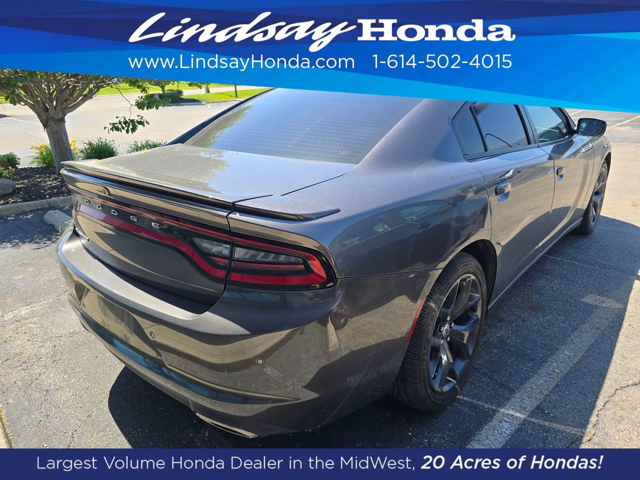 Used 2019 Dodge Charger SXT w/ Plus Group RWD image 3