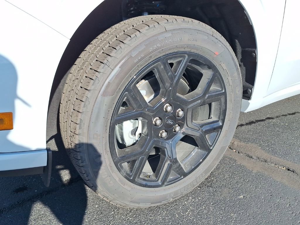New 2026 Ford Maverick Lobo AWD/4WD image 32