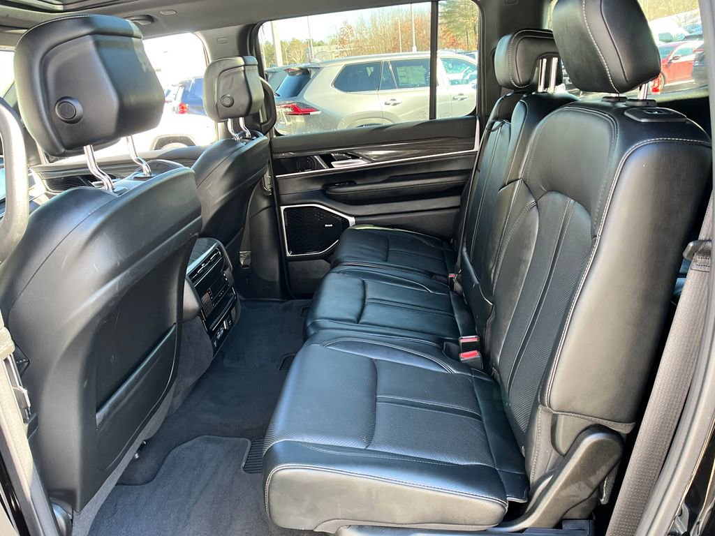 Used 2022 Jeep Wagoneer Series III w/ Premium Group I image 22