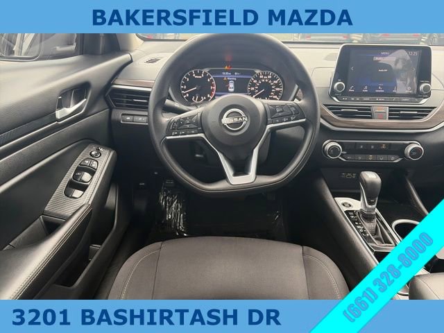 Used 2024 Nissan Altima 2.5 SV image 13