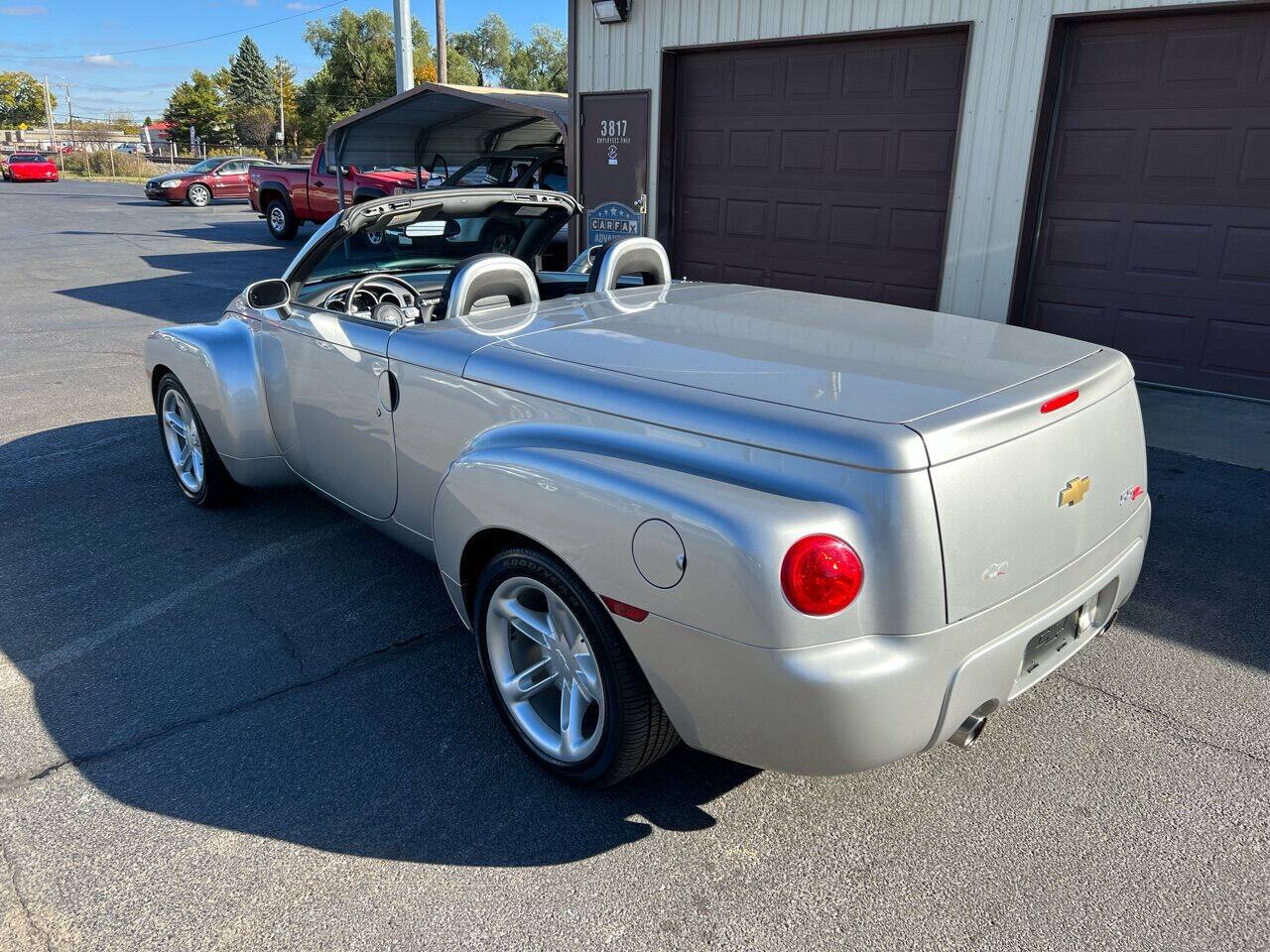 Used 2004 Chevrolet SSR w/ Preferred Equipment Group RWD image 22