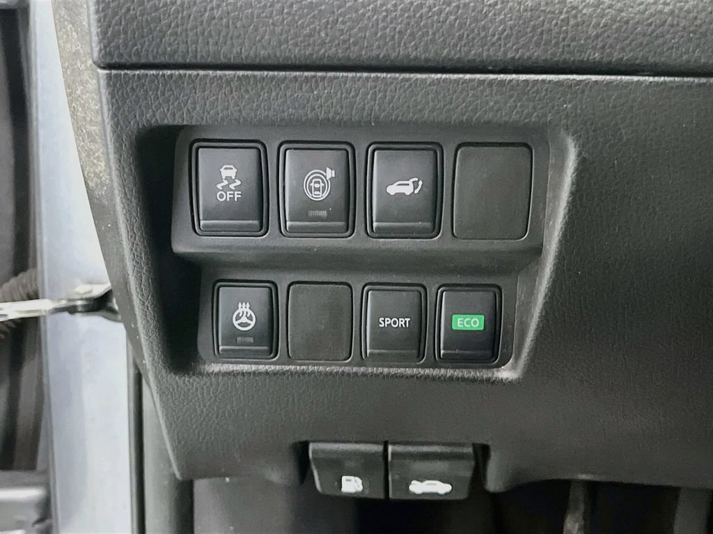Used 2017 Nissan Rogue SV w/ SV Premium Package FWD image 10