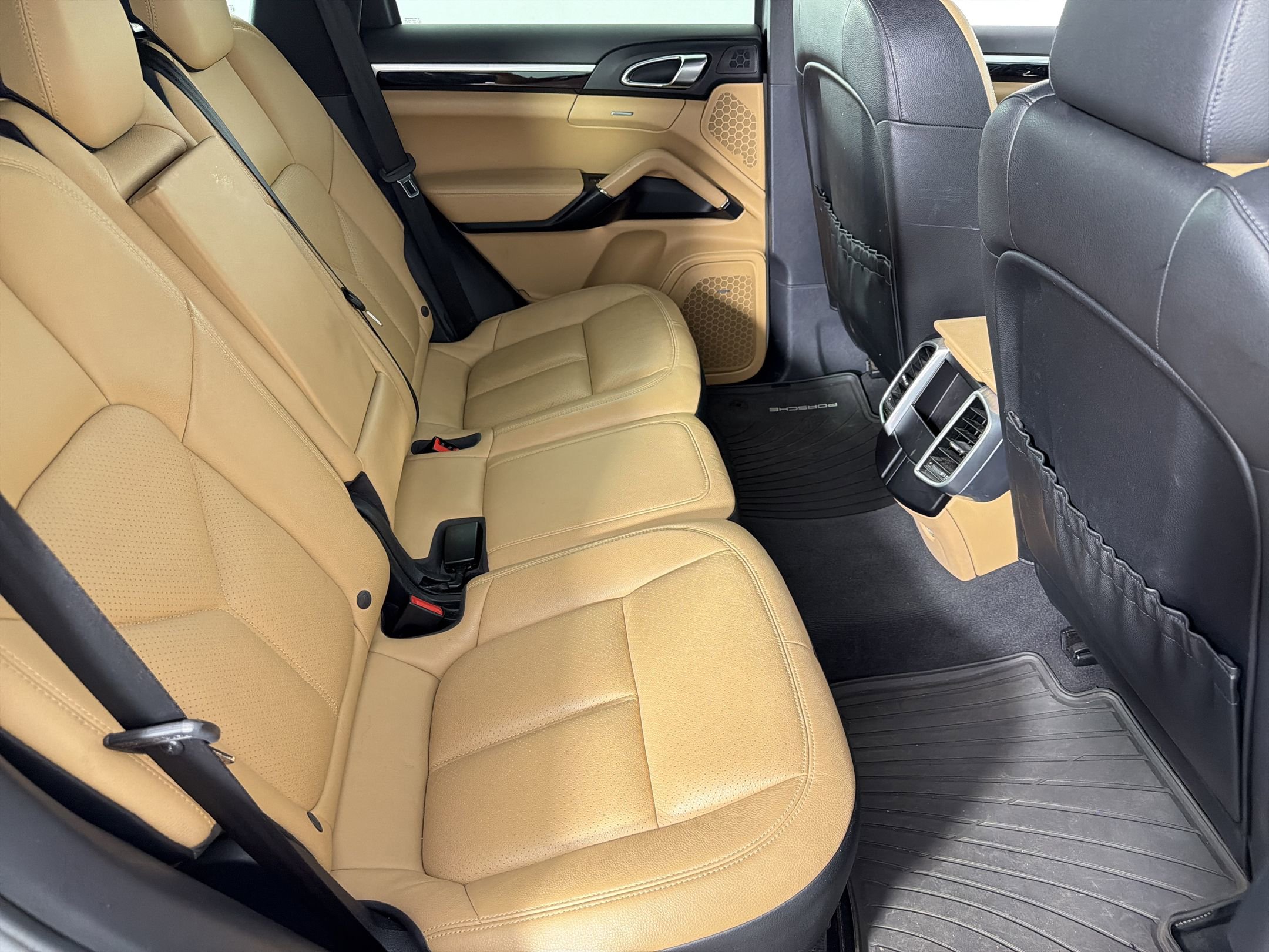 Used 2016 Porsche Cayenne AWD/4WD image 29