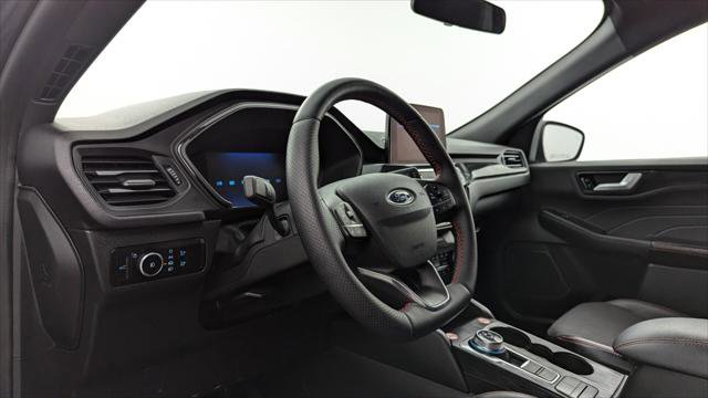 Used 2025 Ford Escape ST-Line Select AWD/4WD image 24