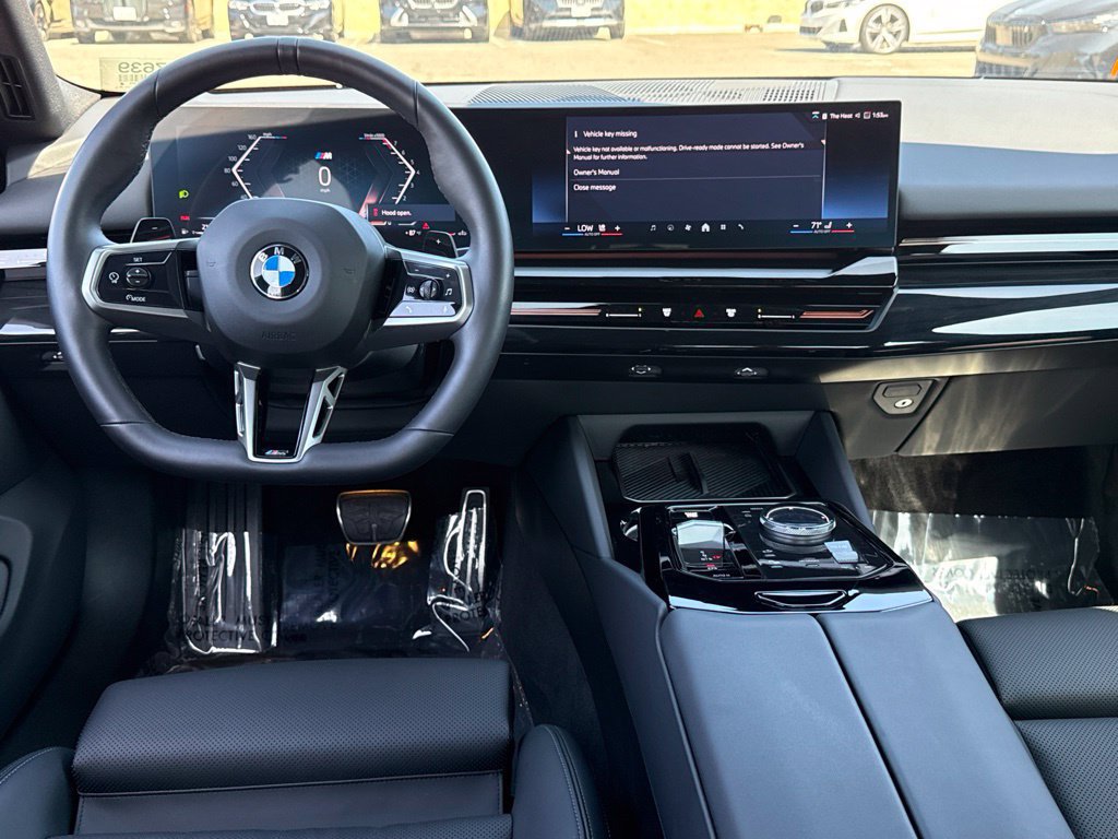 Used 2026 BMW 530i w/ M Sport Package RWD image 32