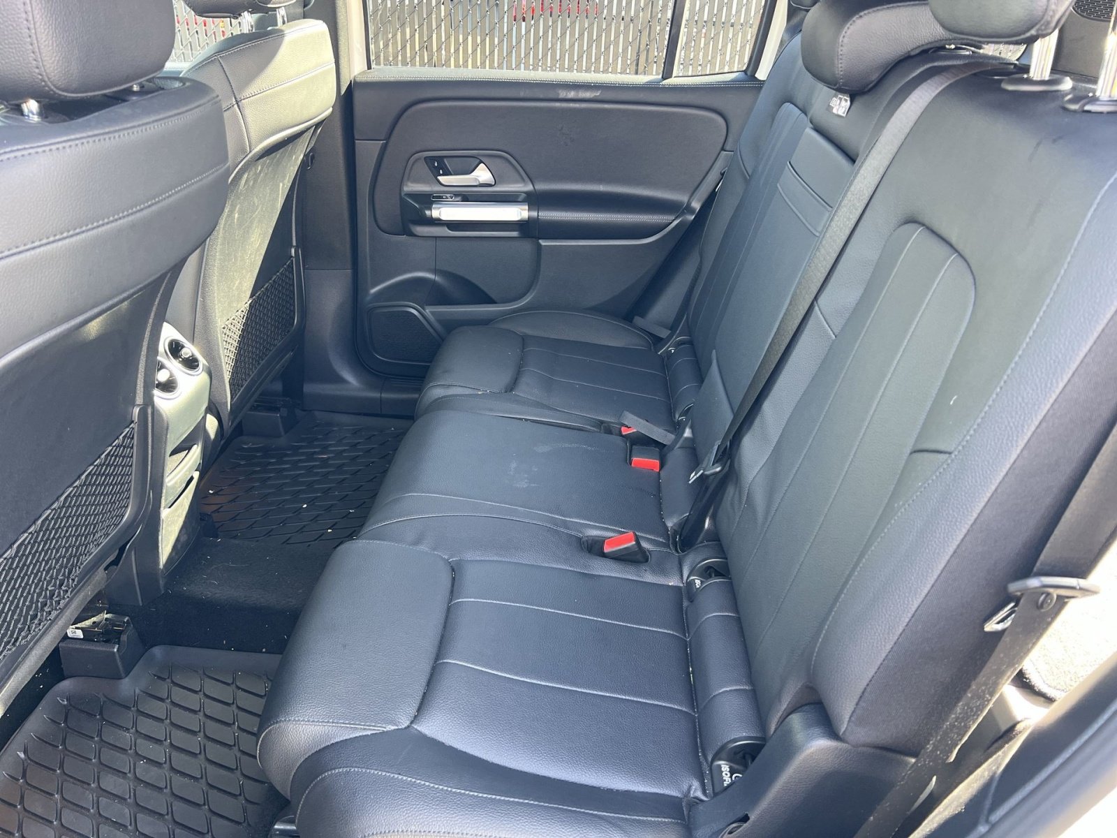 Used 2021 Mercedes-Benz GLB 250 4MATIC image 24