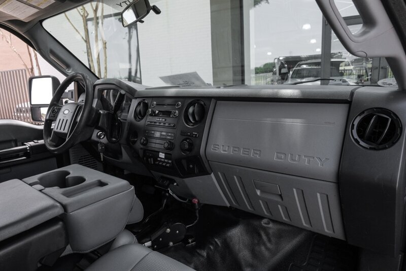 Used 2015 Ford F550 4x4 Regular Cab Super Duty image 12
