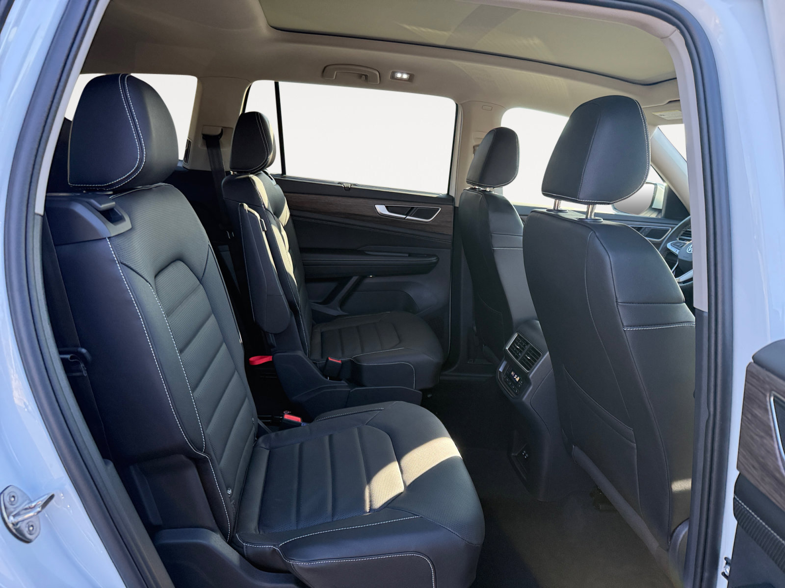 New 2026 Volkswagen Atlas SEL AWD/4WD image 18