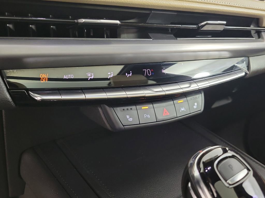 Certified 2024 Cadillac XT4 Luxury w/ Cold Weather Package FWD image 29