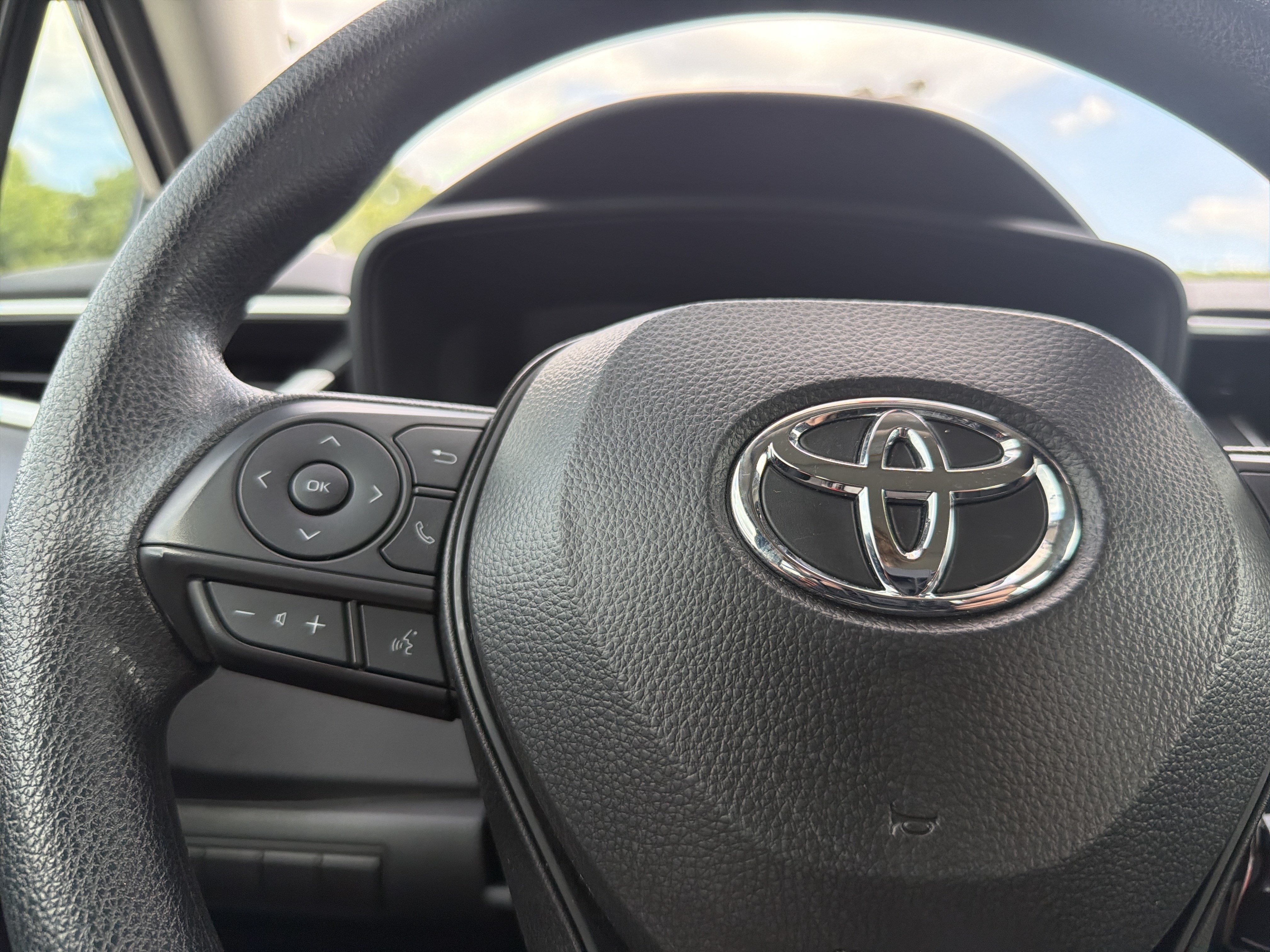 Used 2024 Toyota Corolla LE FWD image 10