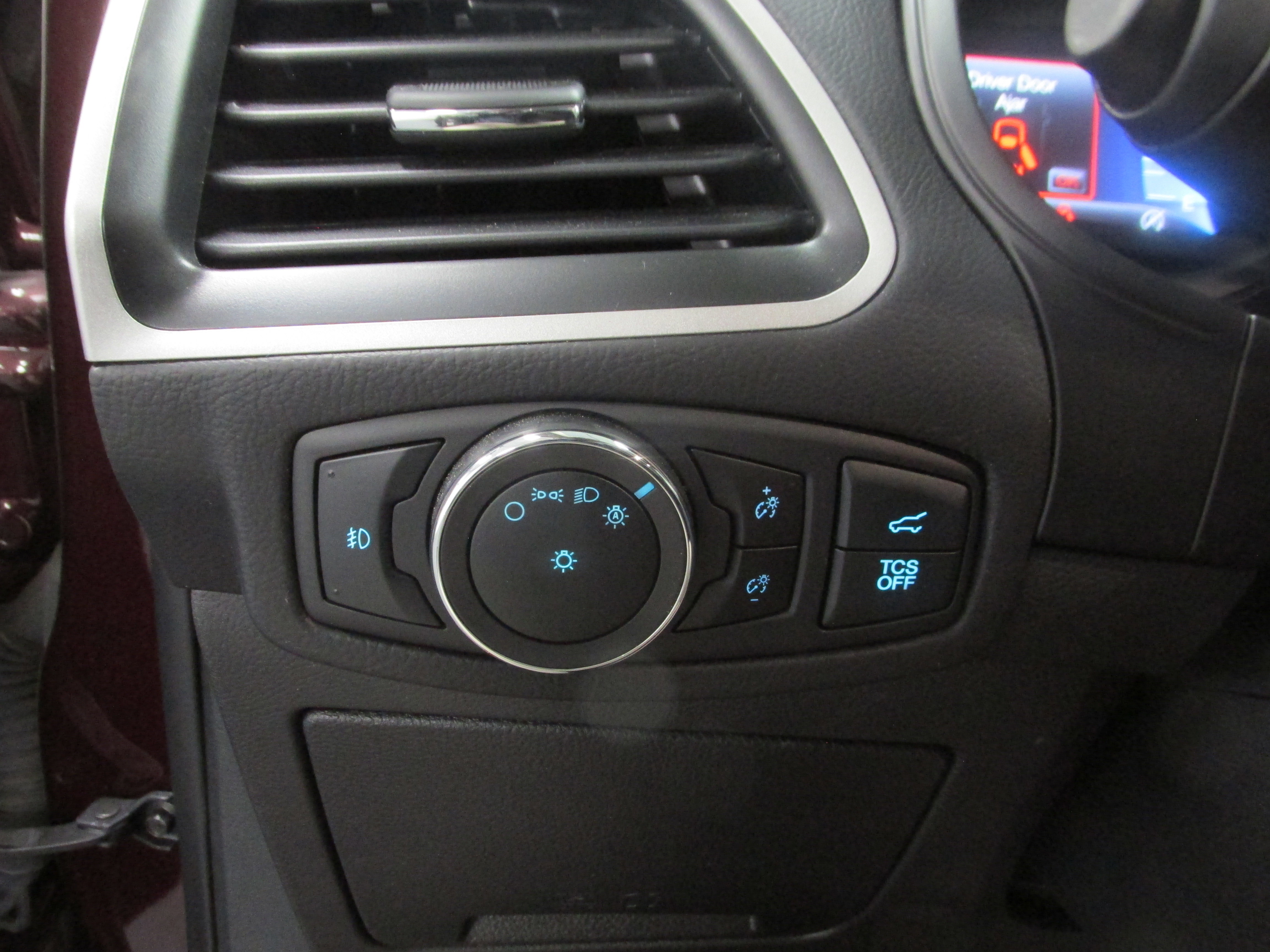 Used 2023 Ford Edge SEL w/ Convenience Package AWD/4WD image 32