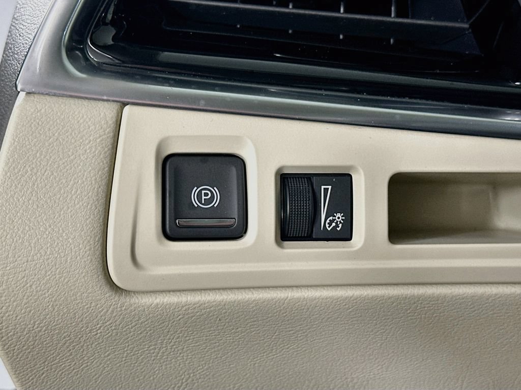Certified 2024 Cadillac XT6 Premium Luxury w/ LPO, Floor Liner Package AWD/4WD image 10