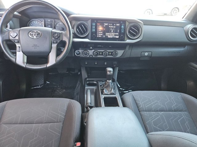 Used 2017 Toyota Tacoma TRD Off-Road w/ Tow Package AWD/4WD image 19