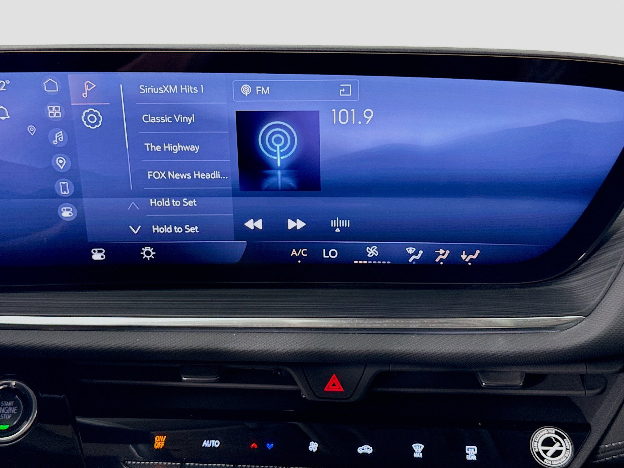 Used 2025 Buick Envision Preferred image 15