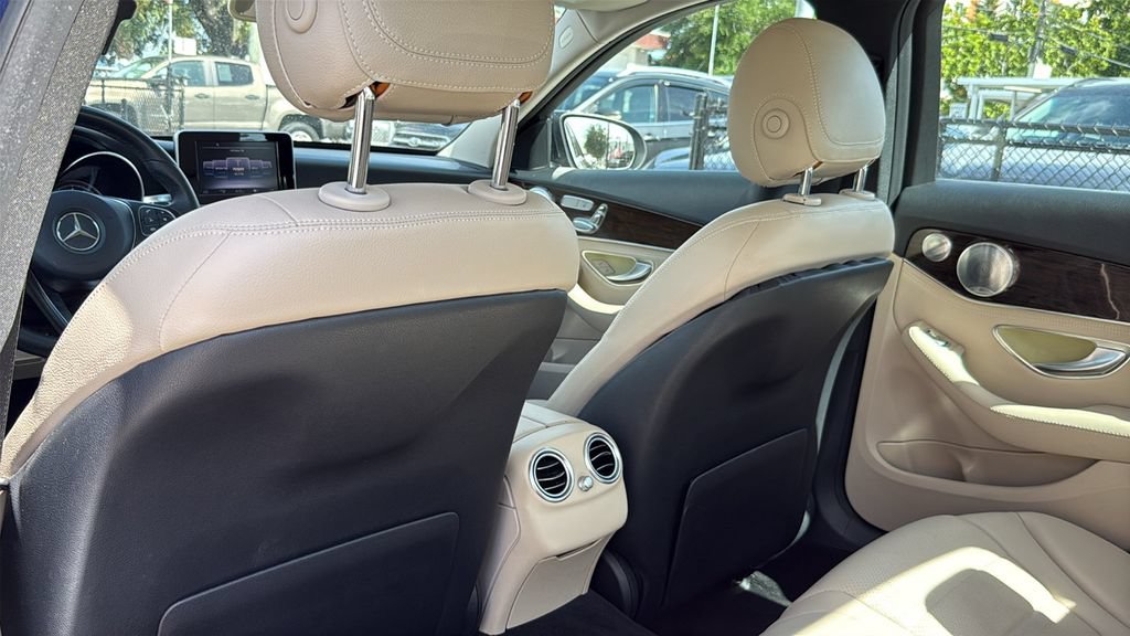 Used 2015 Mercedes-Benz C 300 4MATIC Sedan image 24