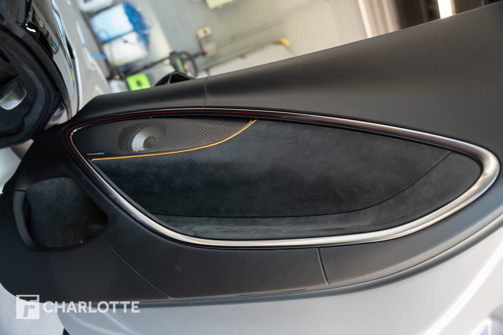 Used 2025 McLaren Artura Spider RWD image 26