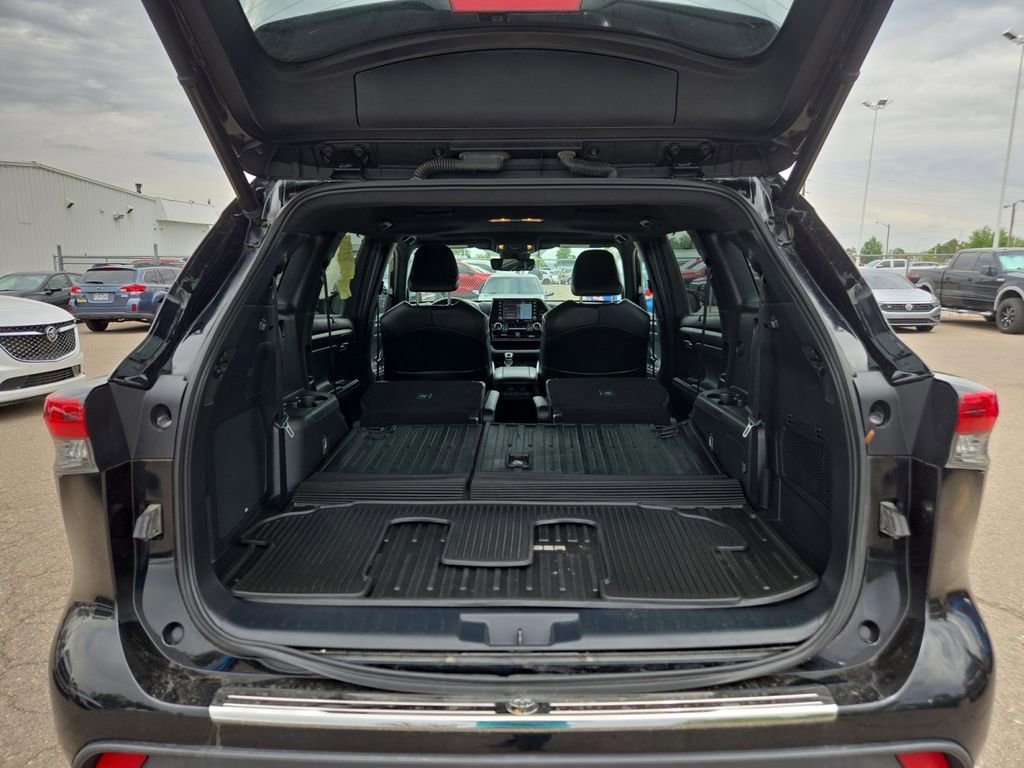 Used 2022 Toyota Highlander XSE AWD/4WD image 20