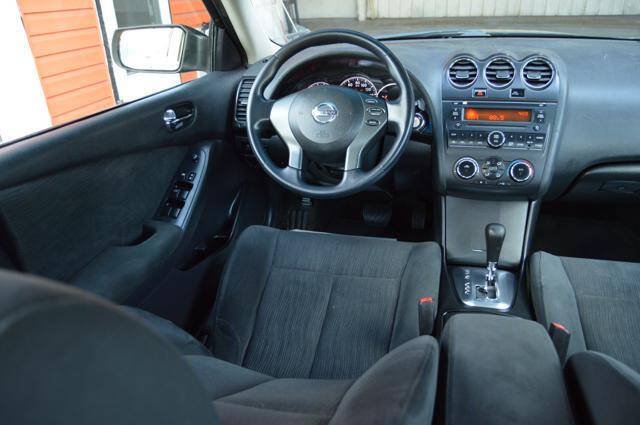 Used 2010 Nissan Altima 2.5 S FWD image 40