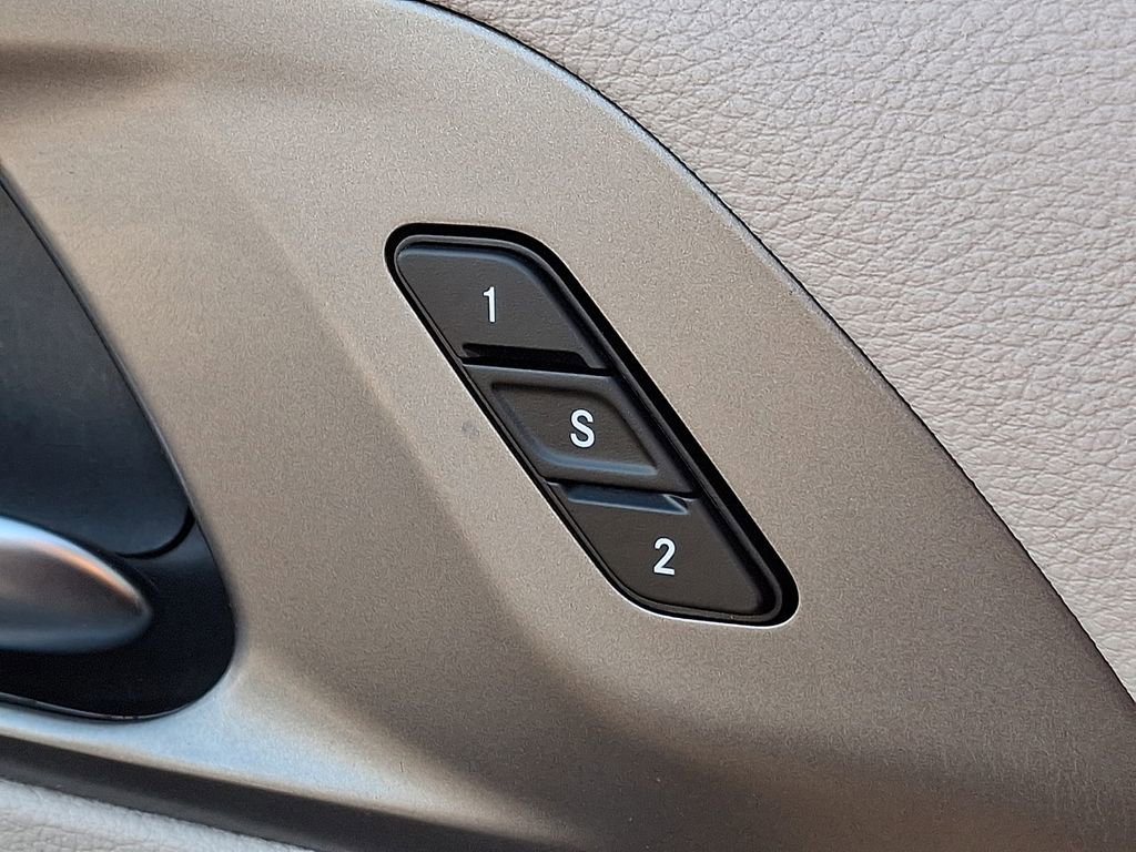 Used 2023 Chrysler Pacifica Touring-L image 24