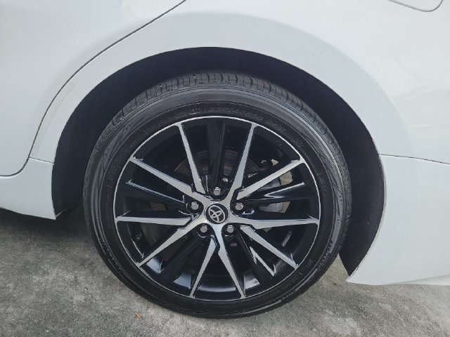 Used 2023 Toyota Camry SE FWD image 5