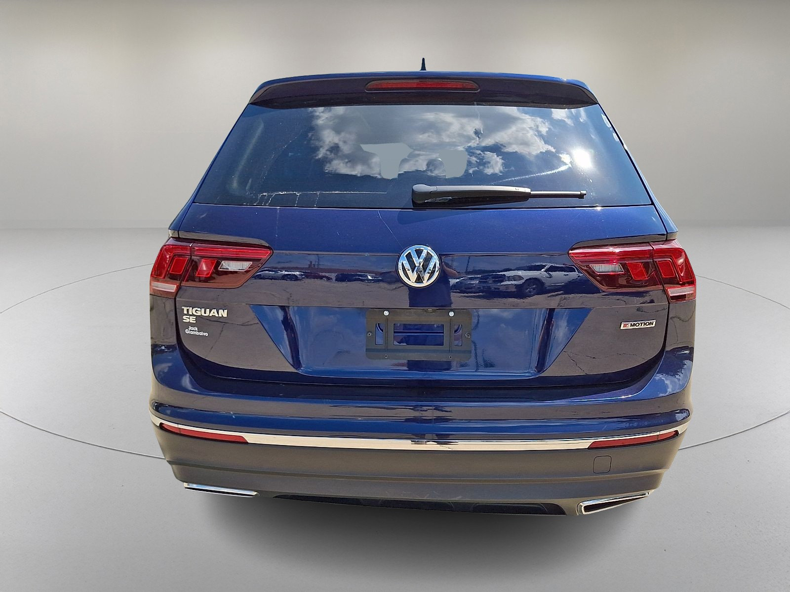 Used 2021 Volkswagen Tiguan SE w/ Panoramic Sunroof Package AWD/4WD image 9