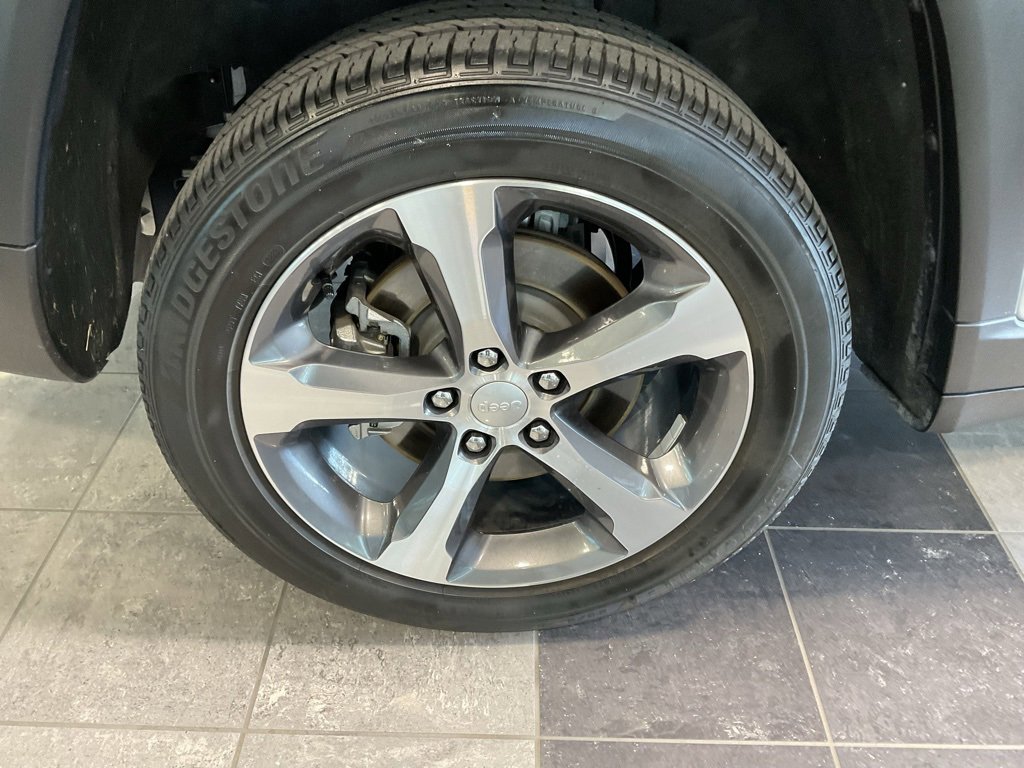 Used 2024 Jeep Grand Cherokee L Limited image 6