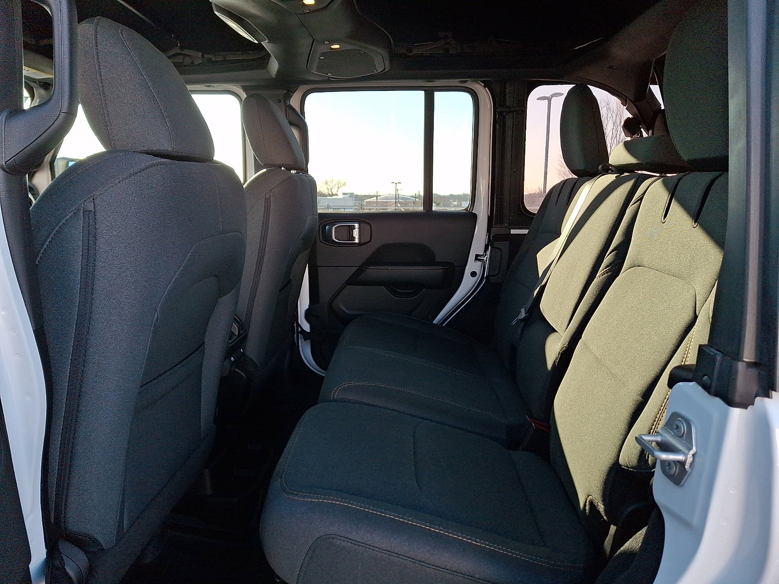 Used 2024 Jeep Wrangler Unlimited Sahara image 10