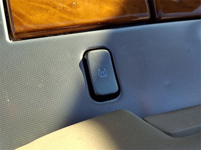 Used 2008 Cadillac XLR image 24