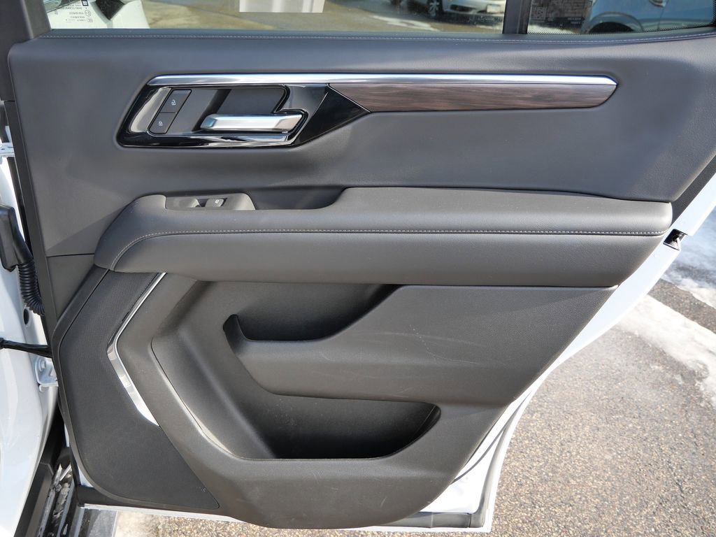 Used 2025 Chevrolet Tahoe LT AWD/4WD image 18