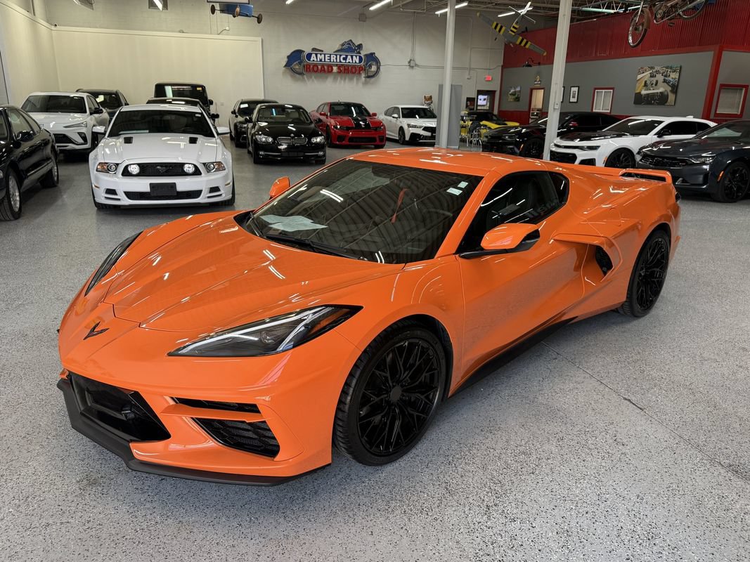 Used 2022 Chevrolet Corvette Stingray Preferred Cpe w/ Z51 Performance Package RWD image 2