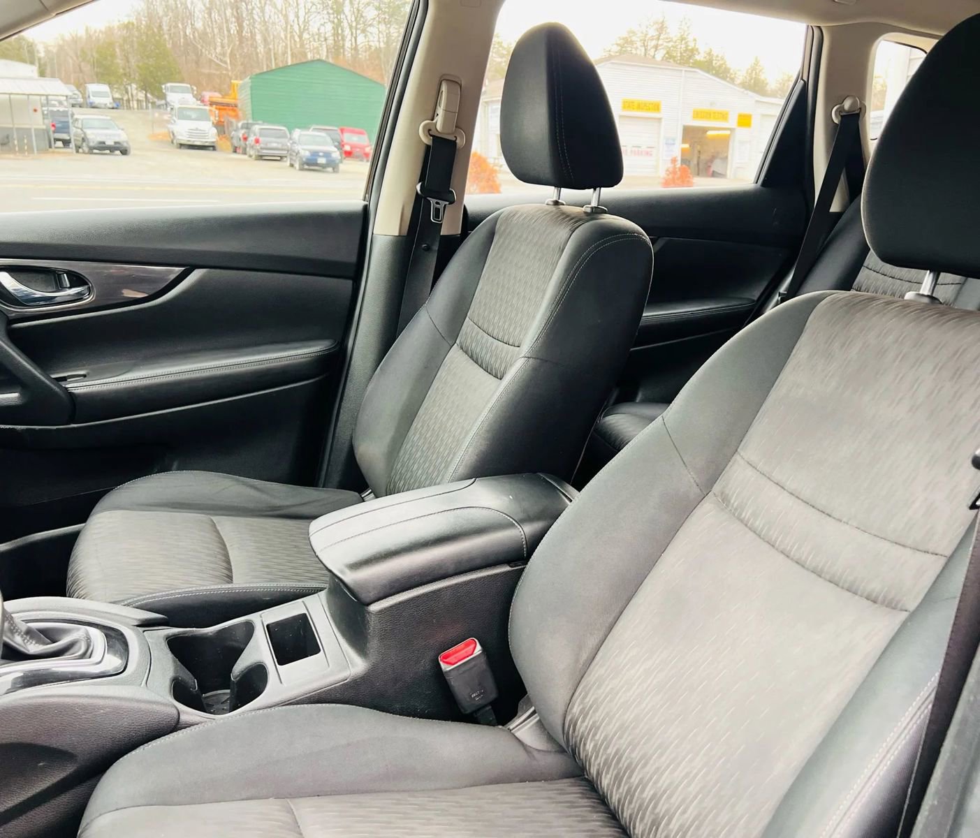 Used 2017 Nissan Rogue S image 29