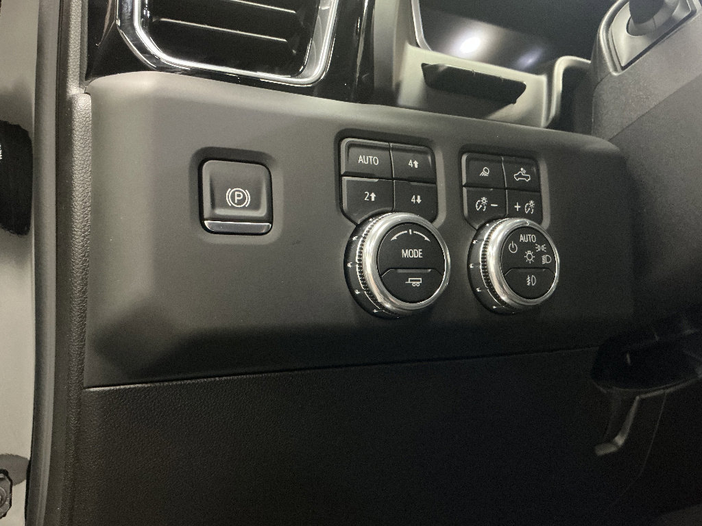 Used 2025 GMC Sierra 3500 Denali w/ Denali Reserve Package AWD/4WD image 14