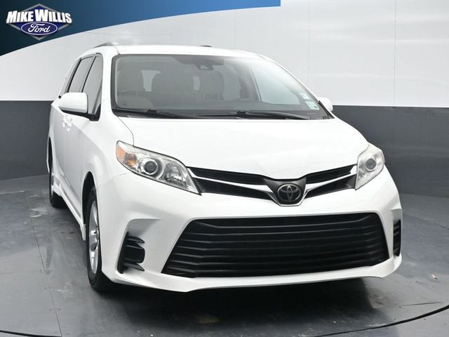 Used 2020 Toyota Sienna LE image 1