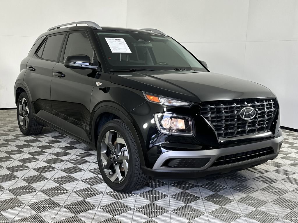 Certified 2024 Hyundai Venue SEL FWD image 1