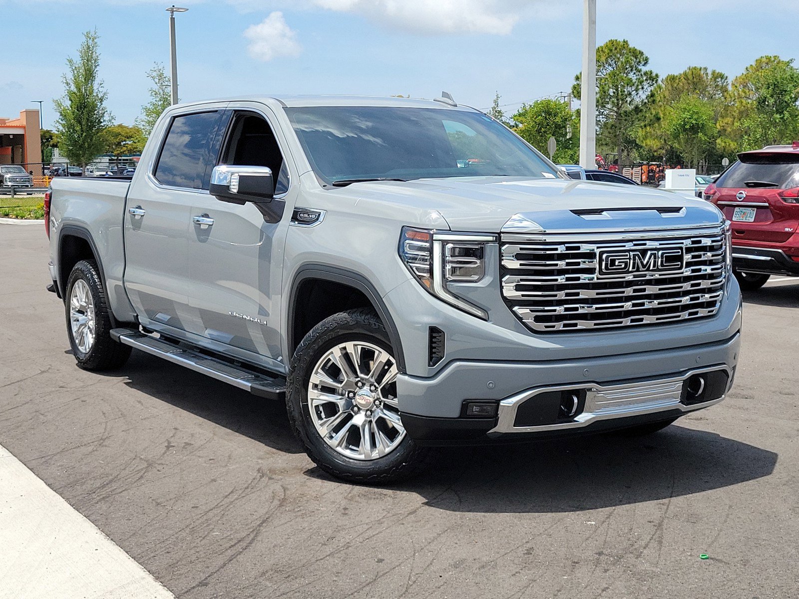 Used 2025 GMC Sierra 1500 Denali w/ Technology Package AWD/4WD image 2