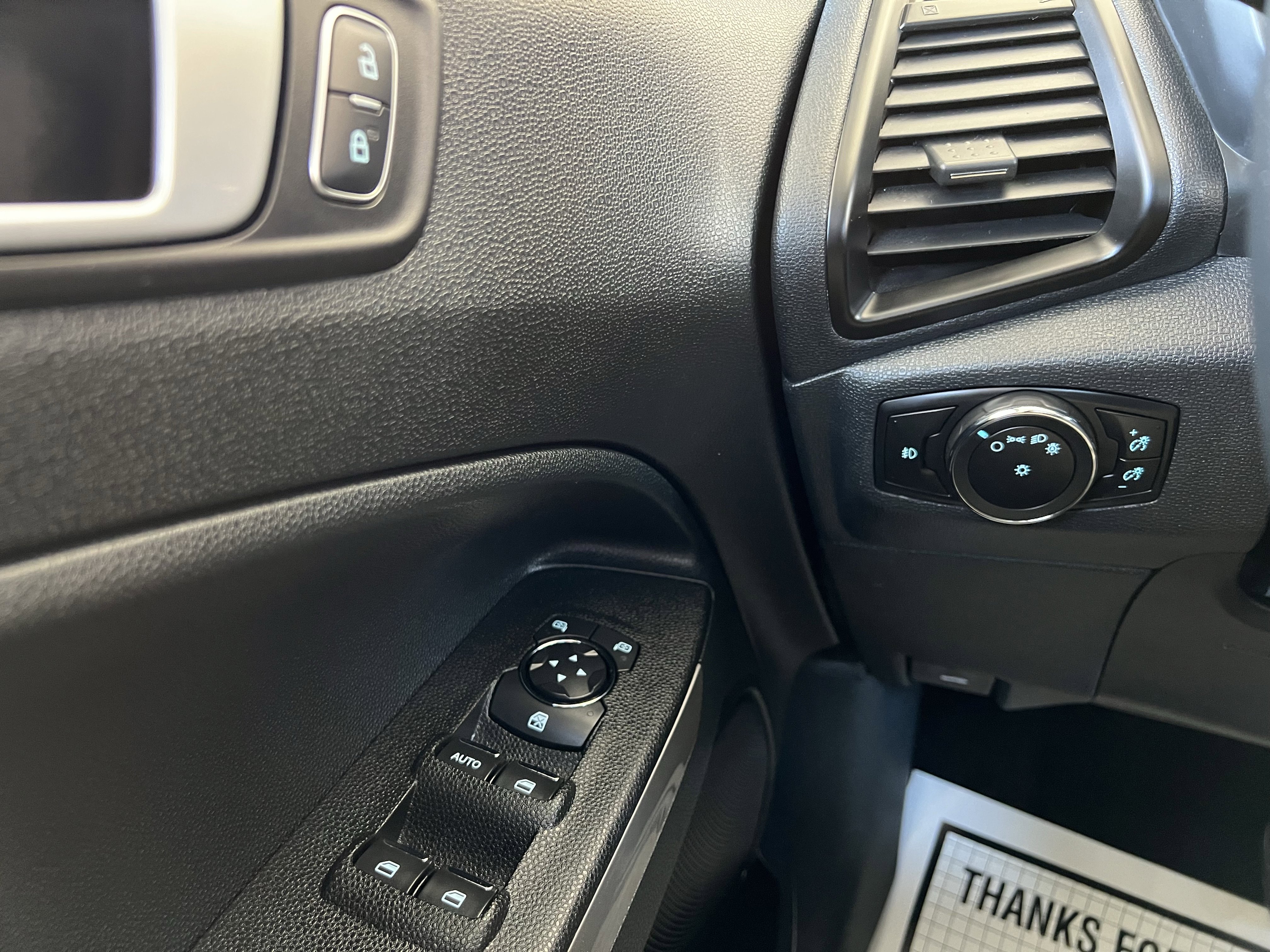 Used 2022 Ford EcoSport Titanium AWD/4WD image 38