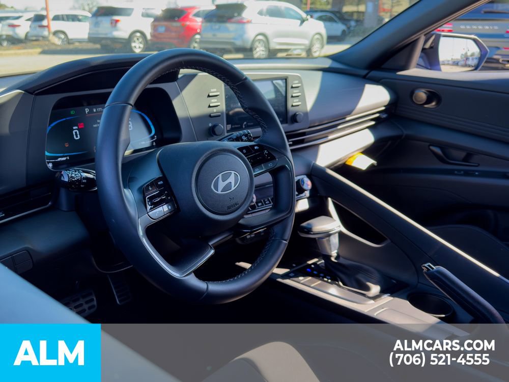 Used 2025 Hyundai Elantra Sport image 10