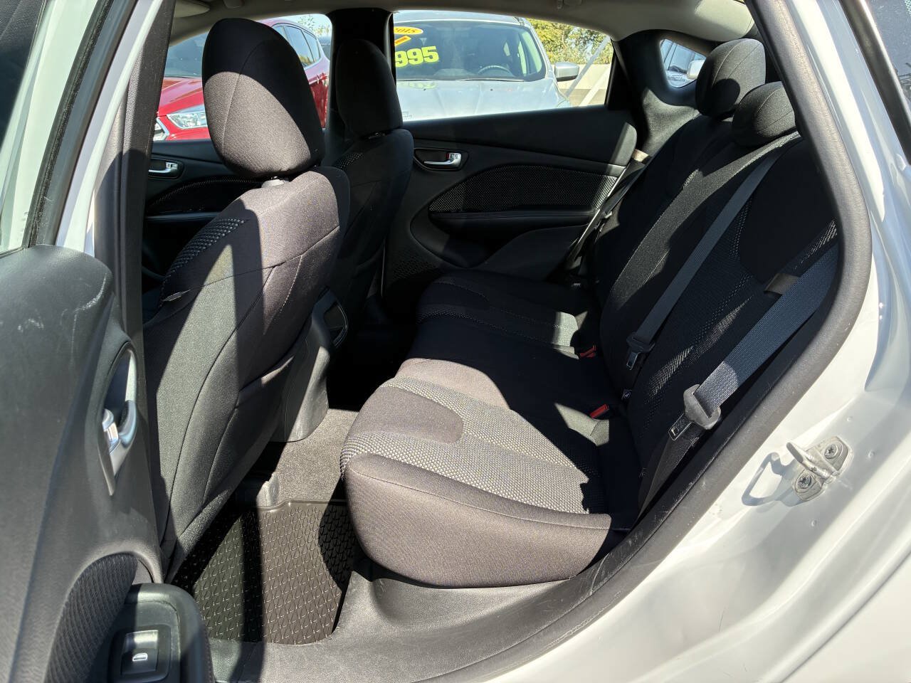 Used 2015 Dodge Dart SE w/ Convenience Group FWD image 4