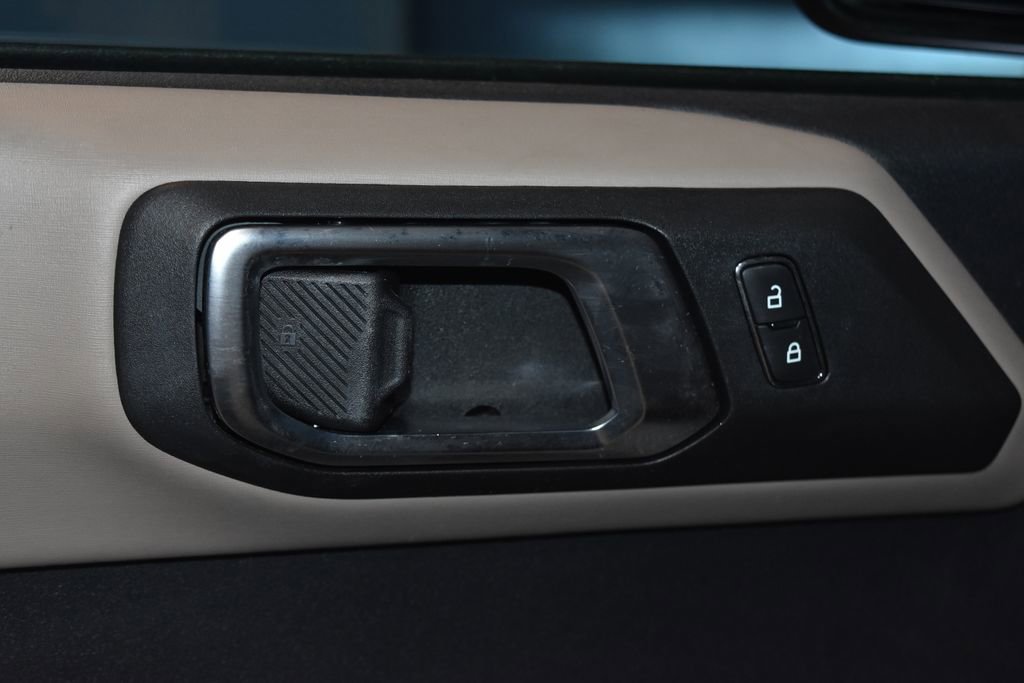 Used 2022 Ford Bronco Wildtrak image 5