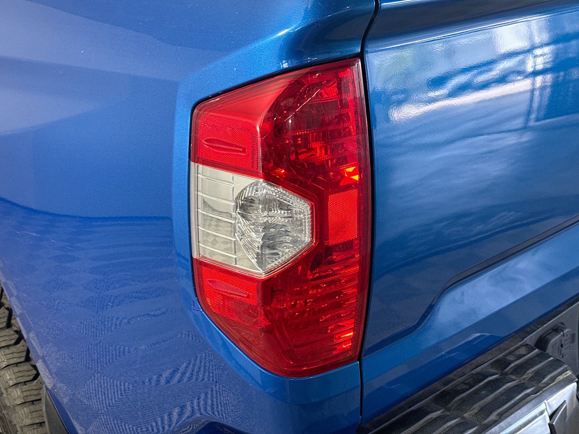 Used 2018 Toyota Tundra SR5 w/ SR5 Upgrade Package image 35