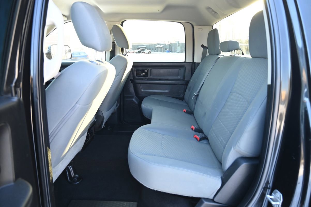 Used 2018 RAM 2500 Tradesman w/ Chrome Appearance Group image 31
