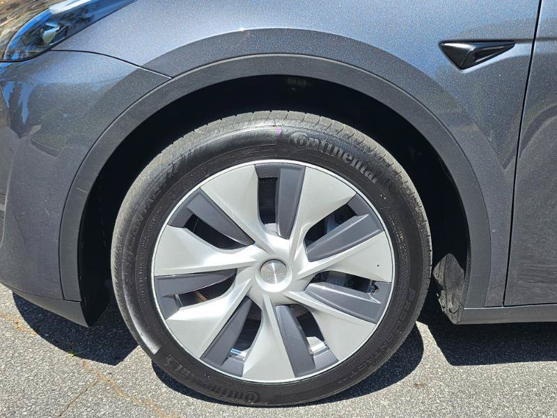 Used 2023 Tesla Model Y Long Range AWD/4WD image 18