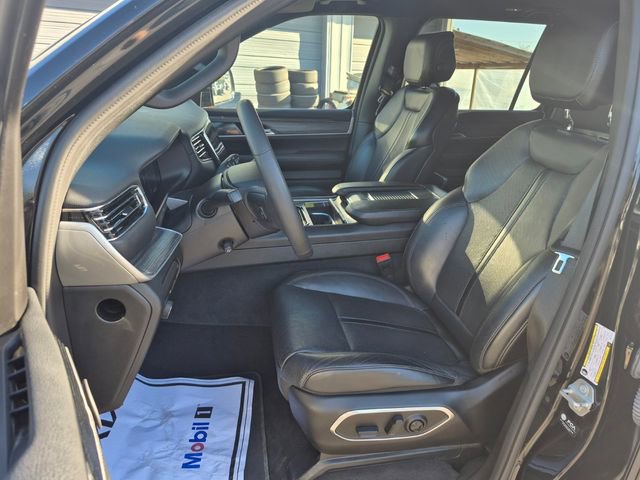 Used 2024 Jeep Wagoneer Series II w/ Flexible Seating Group RWD image 11
