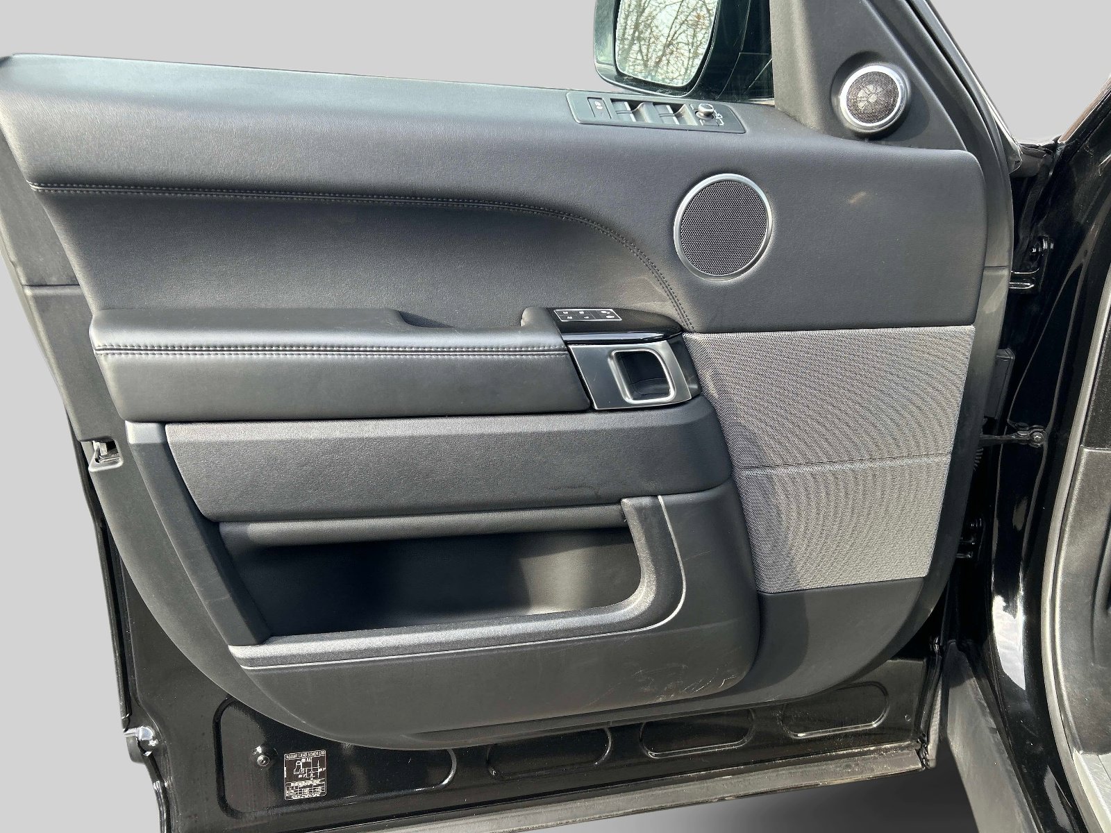 Used 2017 Land Rover Range Rover Sport HSE image 22