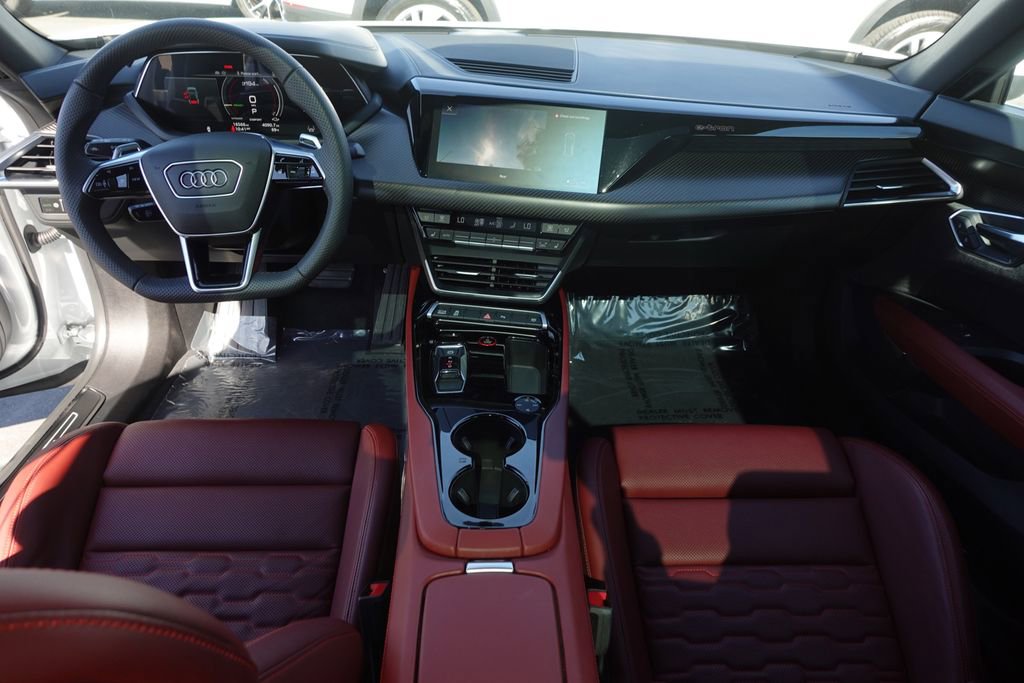 Used 2024 Audi e-tron GT Premium Plus image 25