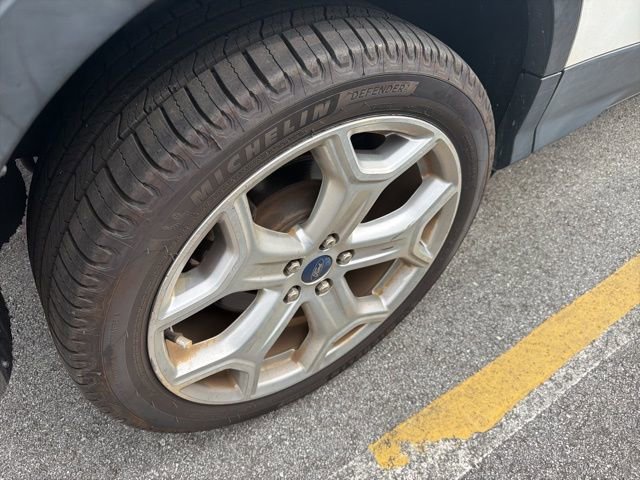 Used 2019 Ford Escape Titanium image 9